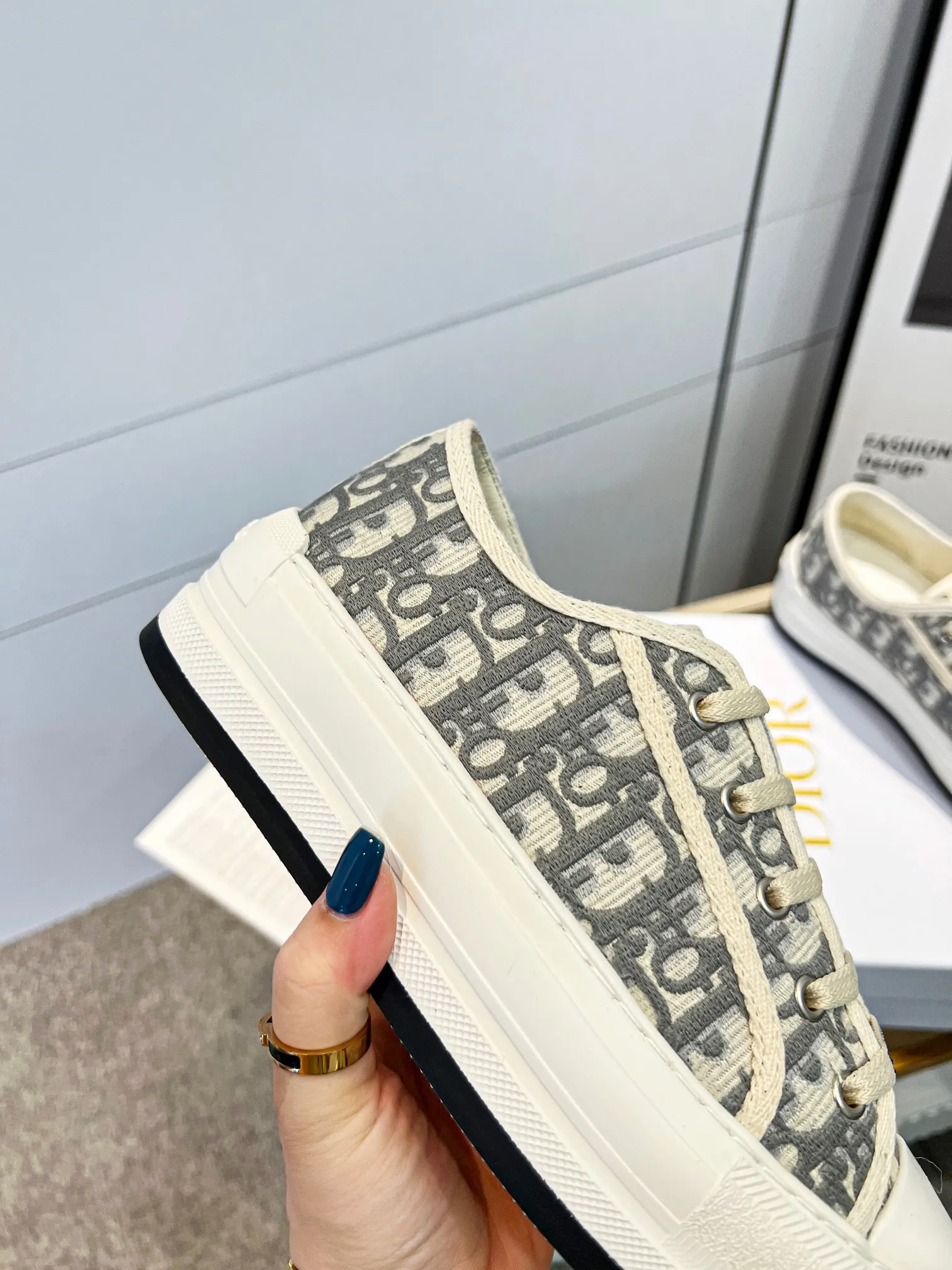 👟👟Ex-factory price 520👟👟 Women's shoe factory Dior Dior's latest spring and summer catwalk style casual thick-soled cloth shoes. Hard to find one shoe at the counter. Kim Ji-soo's same style is planted by many Internet celebrities. Stir-fried chicken on the feet is versatile. Taikoo Hui genuine purchase and development High-end customized upper material, 3D electric embroidered three-dimensional cloth surface, perfect replica of the outsole, very comfortable foot feel, original full set packaging code number 35-40 (41 customized)